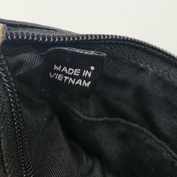 Coach Soho Embossed Exotic Leather Madison Wristlet - Picture 4 of 6